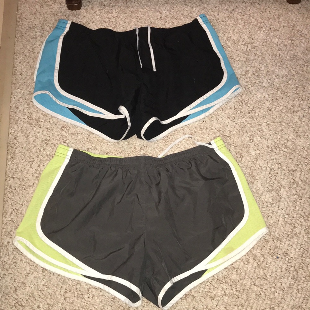 2 pair Arizona juniors shorts